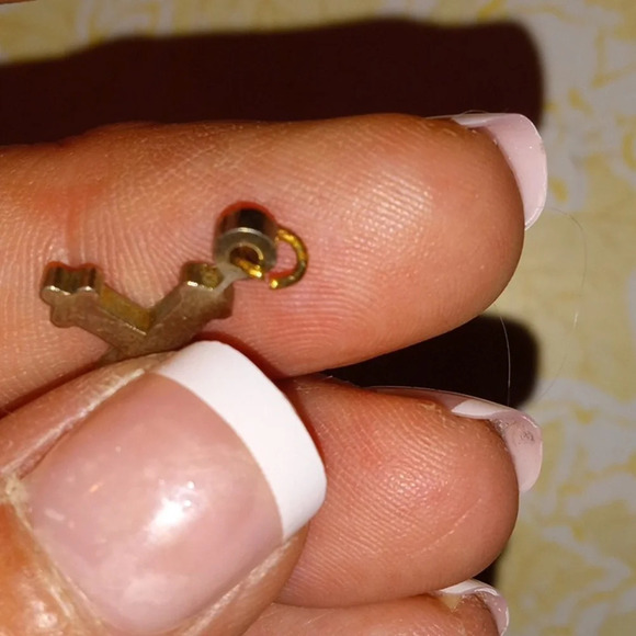 silver or silver plated crucifix pendant - Picture 4 of 6